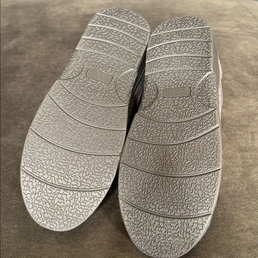 Men’s Wayland Square Gray Quilted Slipper Boots Faux Fur Lining Size L 9-10 NEW